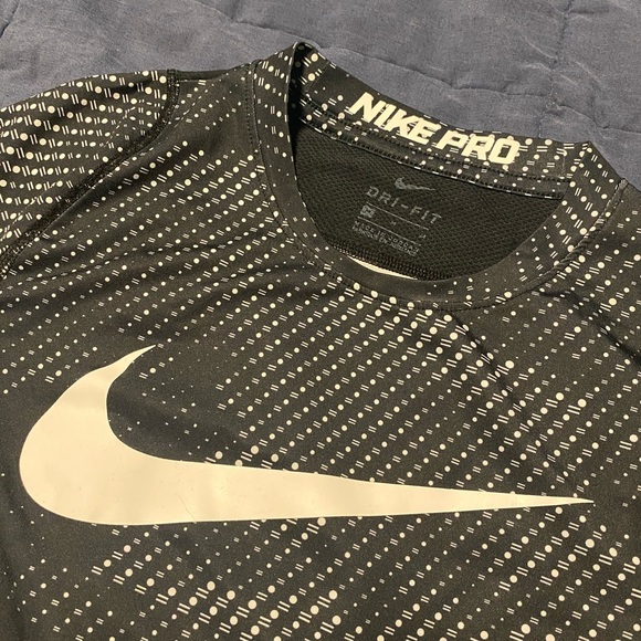 SOLD NIKE PRO Dri-Fit Gym Shirt - Picture 4 of 4